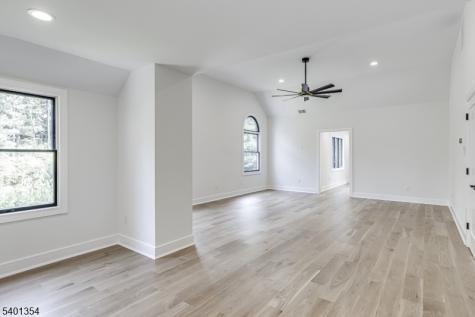 4 Harlow Pointe Cove Green Brook NJ 08812