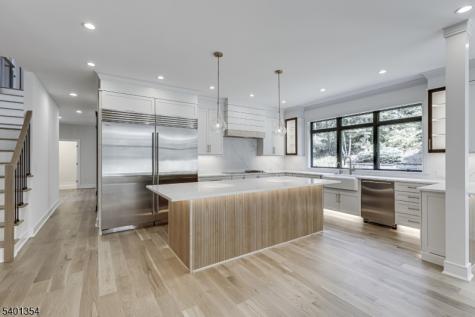4 Harlow Pointe Cove Green Brook NJ 08812
