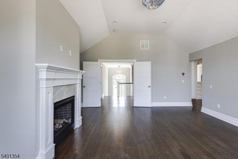 4 Harlow Pointe Cove Green Brook NJ 08812