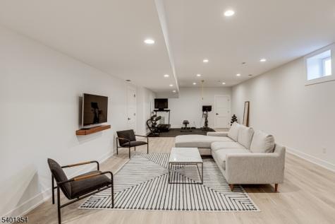 4 Harlow Pointe Cove Green Brook NJ 08812