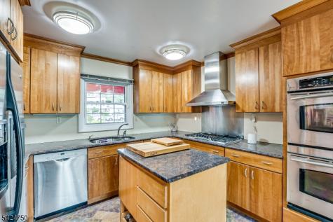 27 Landry Road Franklin NJ 08873