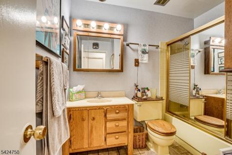 27 Landry Road Franklin NJ 08873