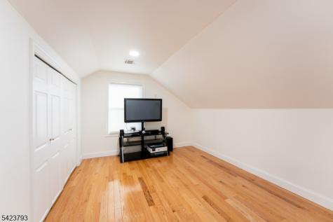 144 Silleck Street Clifton NJ 07013