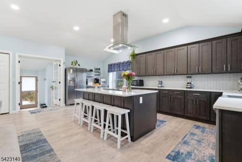 17 Fairmount Road W Tewksbury NJ 07830