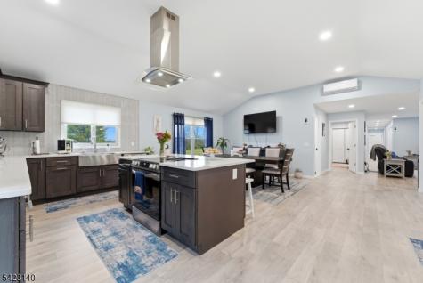 17 Fairmount Road W Tewksbury NJ 07830