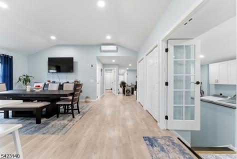 17 Fairmount Road W Tewksbury NJ 07830