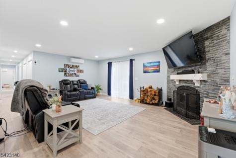 17 Fairmount Road W Tewksbury NJ 07830