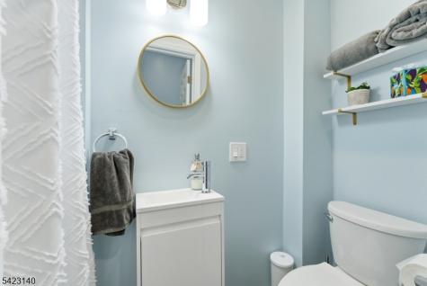 17 Fairmount Road W Tewksbury NJ 07830