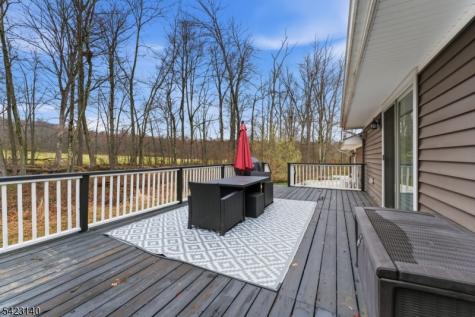 17 Fairmount Road W Tewksbury NJ 07830