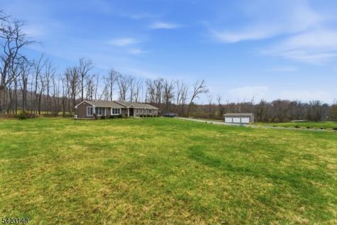 17 Fairmount Road W Tewksbury NJ 07830
