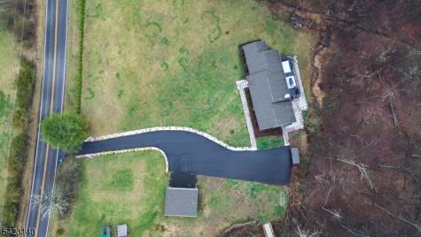 17 Fairmount Road W Tewksbury NJ 07830