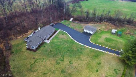 17 Fairmount Road W Tewksbury NJ 07830