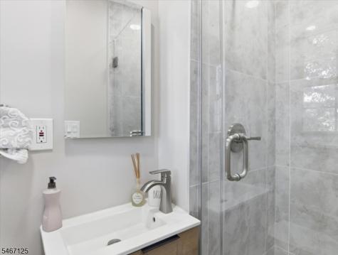 15 Adelphi Court Edison NJ 08837