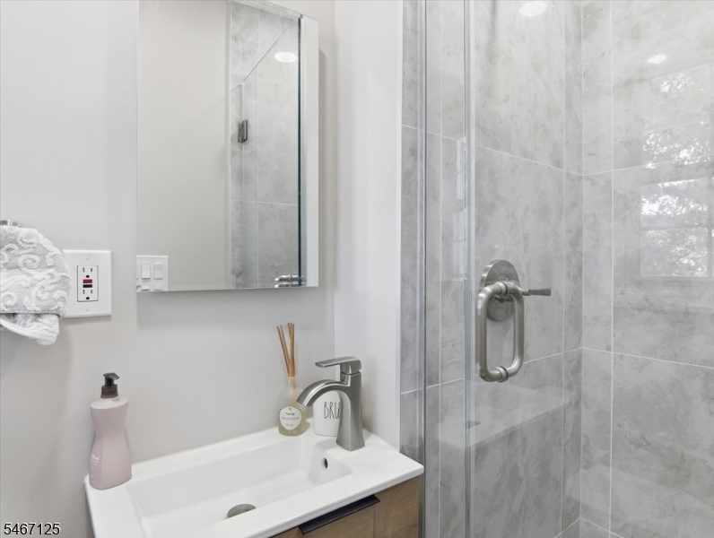 15 Adelphi Court Edison NJ 08837