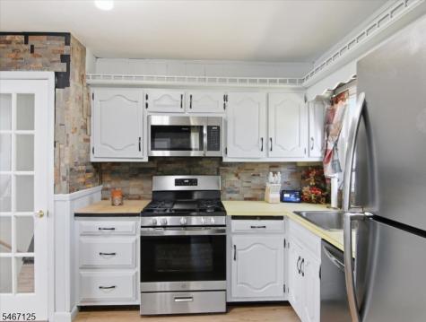 15 Adelphi Court Edison NJ 08837