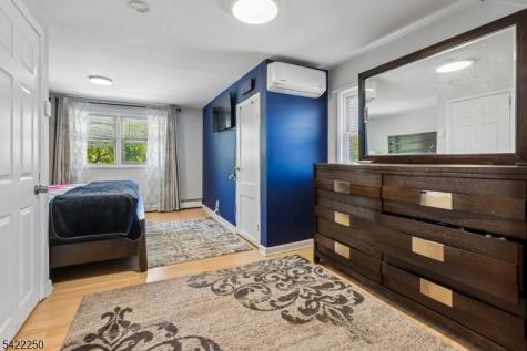 41 Pinetree Drive Sayreville NJ 08859