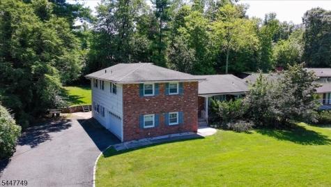 17 Edgewood Avenue N West Orange NJ 07052