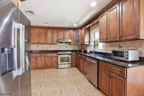 17 Edgewood Avenue N West Orange NJ 07052