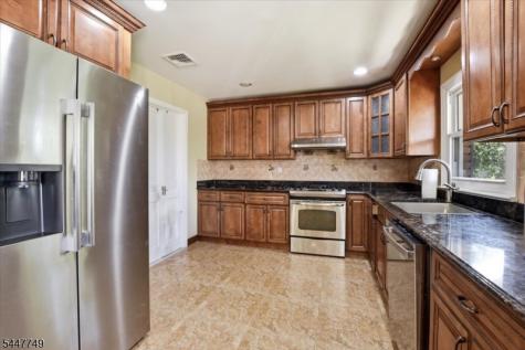 17 Edgewood Avenue N West Orange NJ 07052