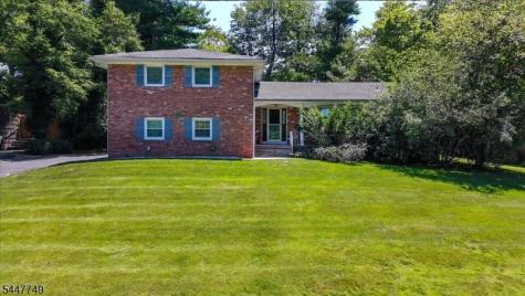 17 Edgewood Avenue N West Orange NJ 07052