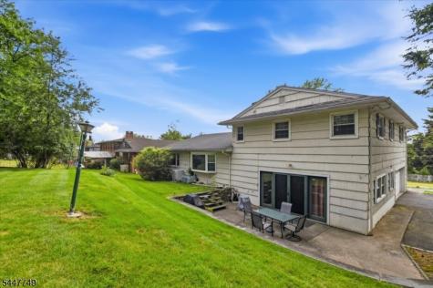17 Edgewood Avenue N West Orange NJ 07052