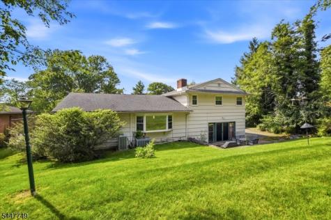 17 Edgewood Avenue N West Orange NJ 07052