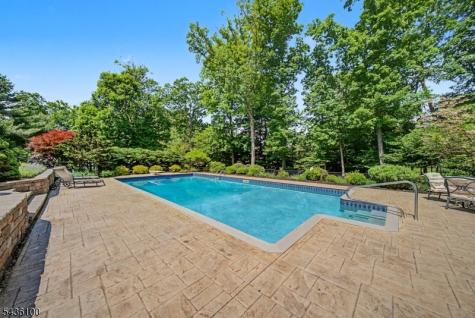 13 Mabro Drive Denville NJ 07834