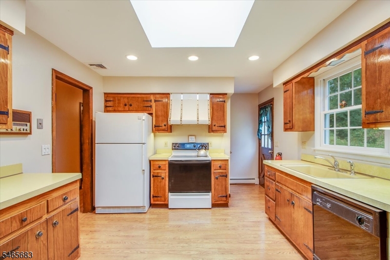 89 Cozy Lake Road Jefferson NJ 07438