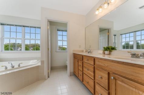 87 Crestview Drive Clinton NJ 08809