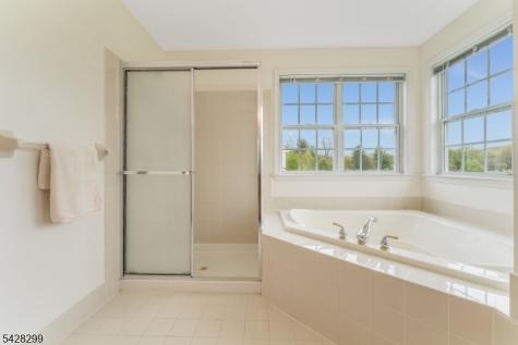 87 Crestview Drive Clinton NJ 08809