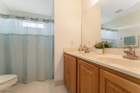 87 Crestview Drive Clinton NJ 08809