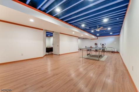 87 Crestview Drive Clinton NJ 08809