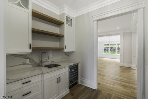 8 Cobblestone Court Warren NJ 07059