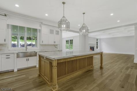 8 Cobblestone Court Warren NJ 07059