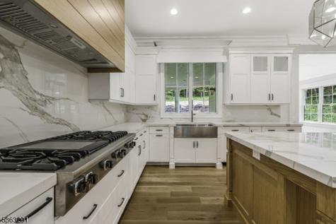 8 Cobblestone Court Warren NJ 07059