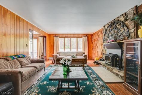 49 Frog Hollow Road Tewksbury NJ 07830