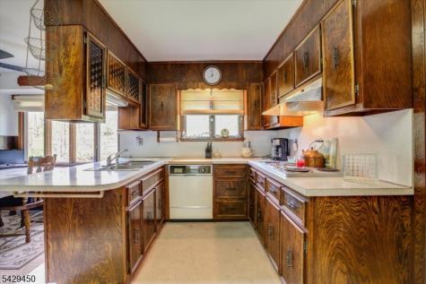 49 Frog Hollow Road Tewksbury NJ 07830