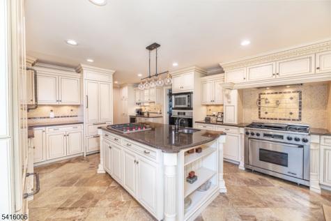 18 Kerby Lane Mendham NJ 07945