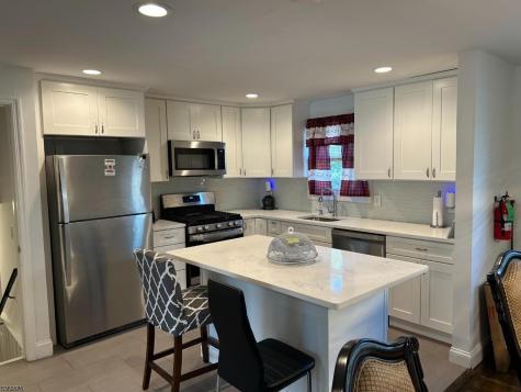 126 W 5th Avenue Roselle NJ 07203