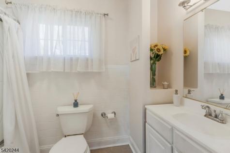 123 Thatchers Hill Road Raritan NJ 08822