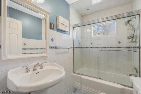 123 Thatchers Hill Road Raritan NJ 08822