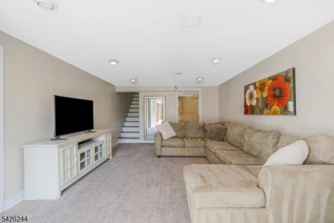 123 Thatchers Hill Road Raritan NJ 08822