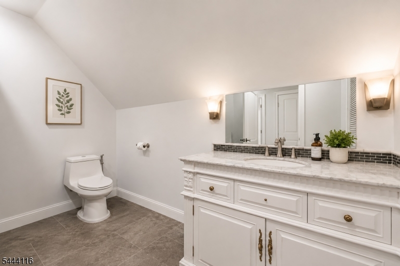 164 E Mountain Road Hillsborough NJ 08844