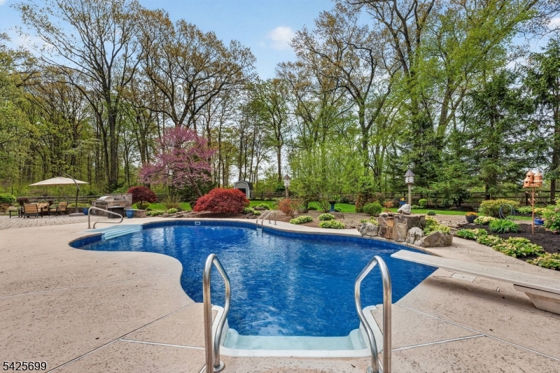 48 Tree Top Road Readington NJ 08889