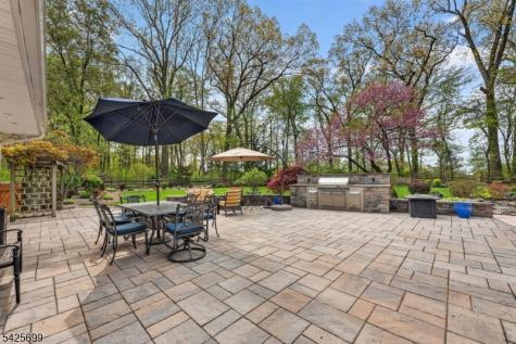 48 Tree Top Road Readington NJ 08889