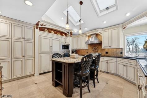 48 Tree Top Road Readington NJ 08889