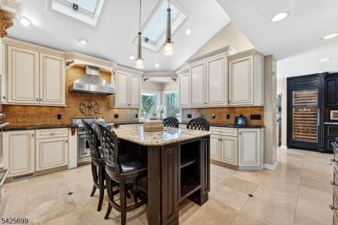 48 Tree Top Road Readington NJ 08889