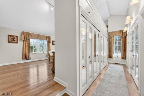 48 Tree Top Road Readington NJ 08889