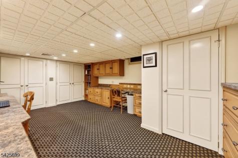 48 Tree Top Road Readington NJ 08889