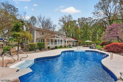 48 Tree Top Road Readington NJ 08889